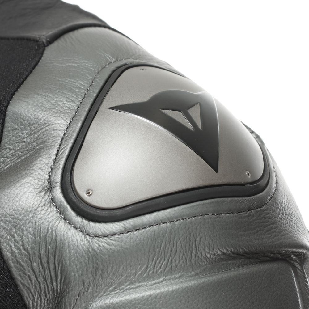 U28_BLACK/ANTHRACITE/RED-LAVA