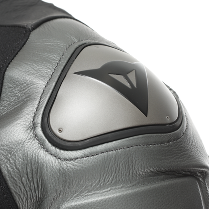 U28_BLACK/ANTHRACITE/RED-LAVA