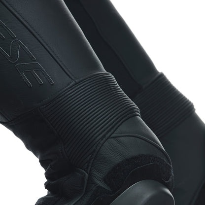 A77_BLACK/LAVA-RED/WHITE